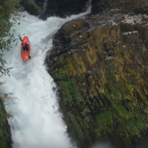 Rininahue River by Aniol Serrasolses