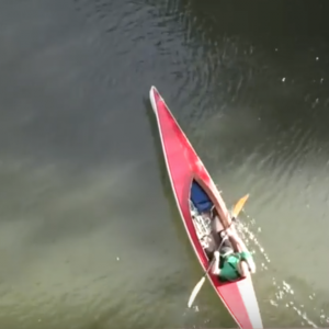 Kayaking commute: Taking the slow road to work - BBC News