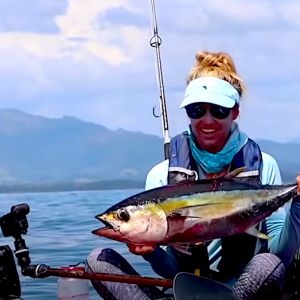 kayak fishing with BA fishing tuna popper in panama los buzos ocean